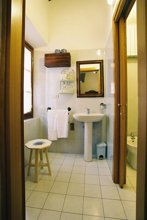 Camere Zimmer Rooms San Francesco Buti Exteriér fotografie